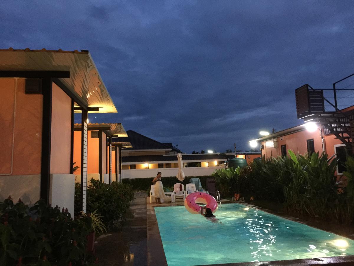 Hotel Ban Sumalai Rayong Exterior foto
