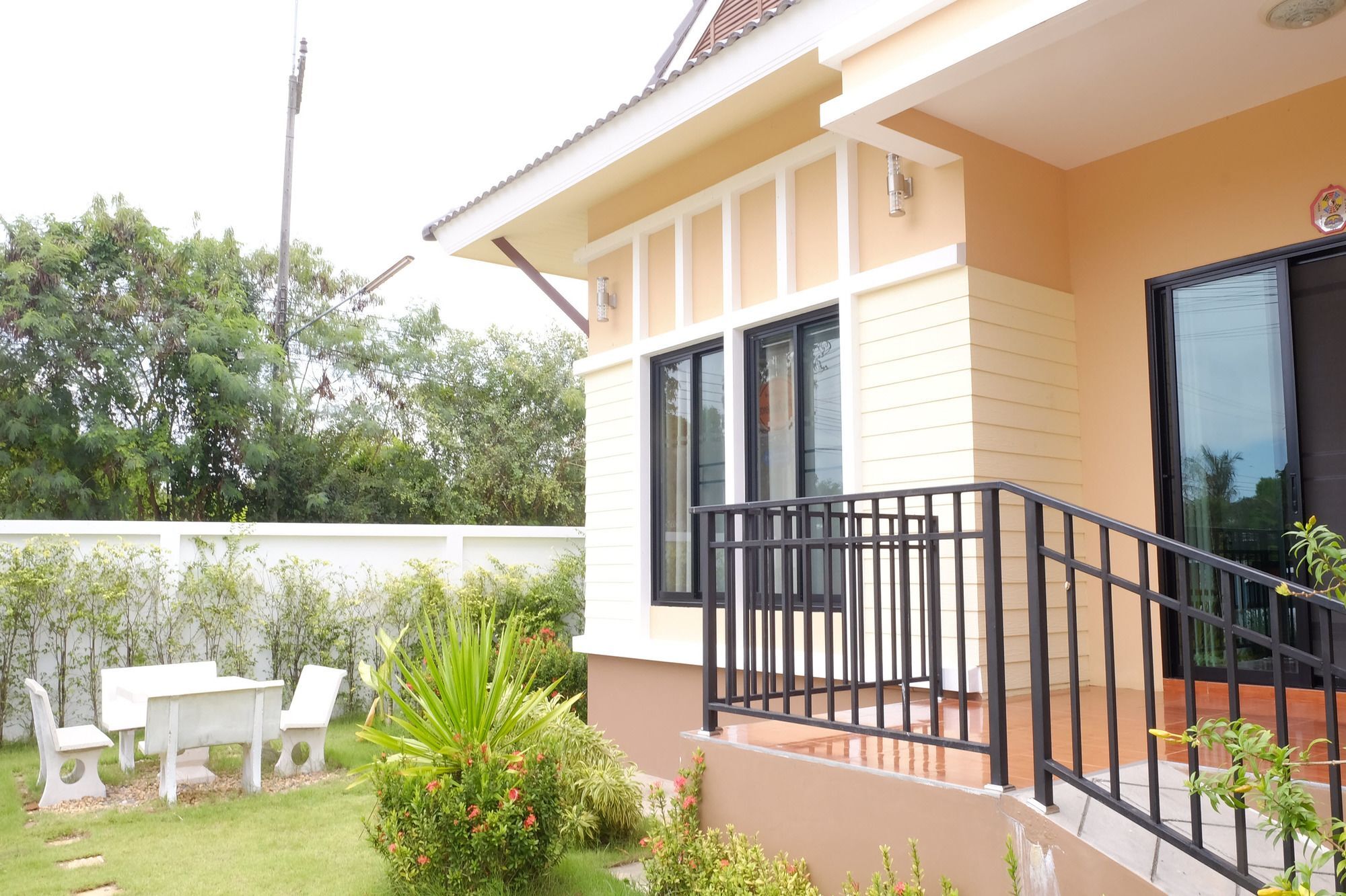 Hotel Ban Sumalai Rayong Exterior foto