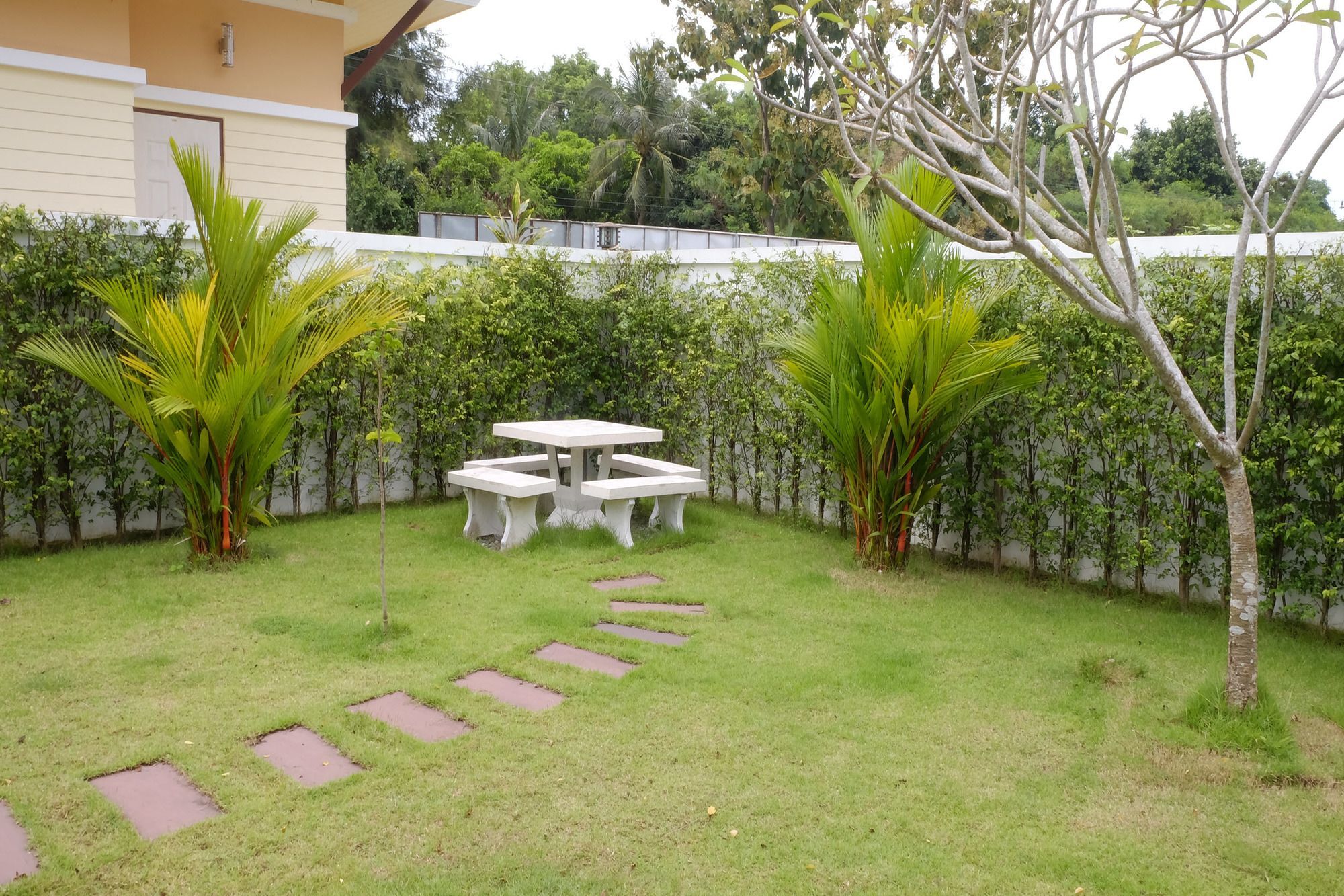 Hotel Ban Sumalai Rayong Exterior foto