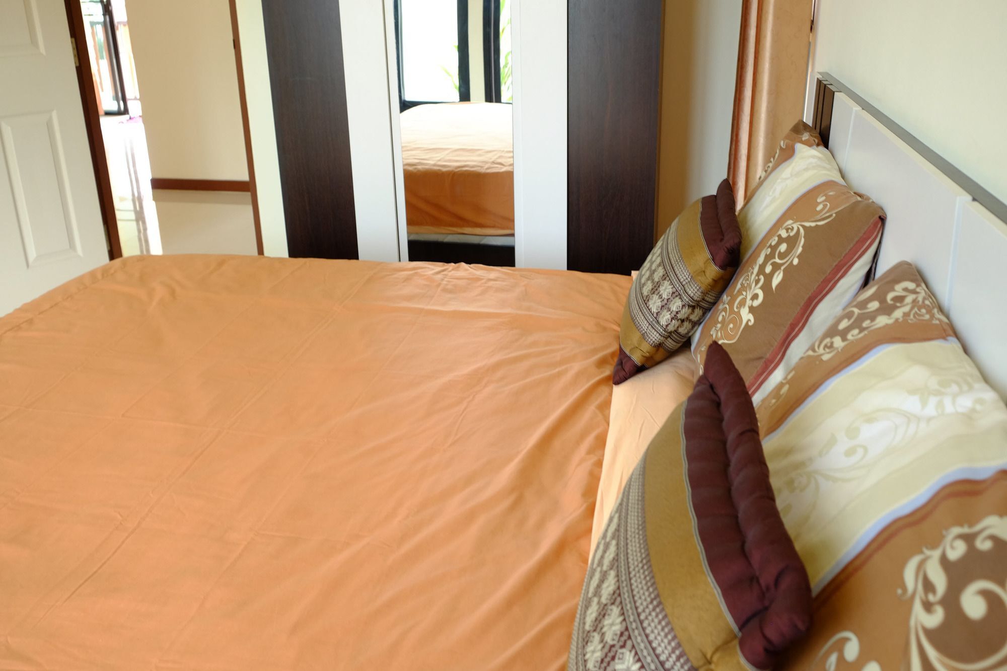Hotel Ban Sumalai Rayong Exterior foto
