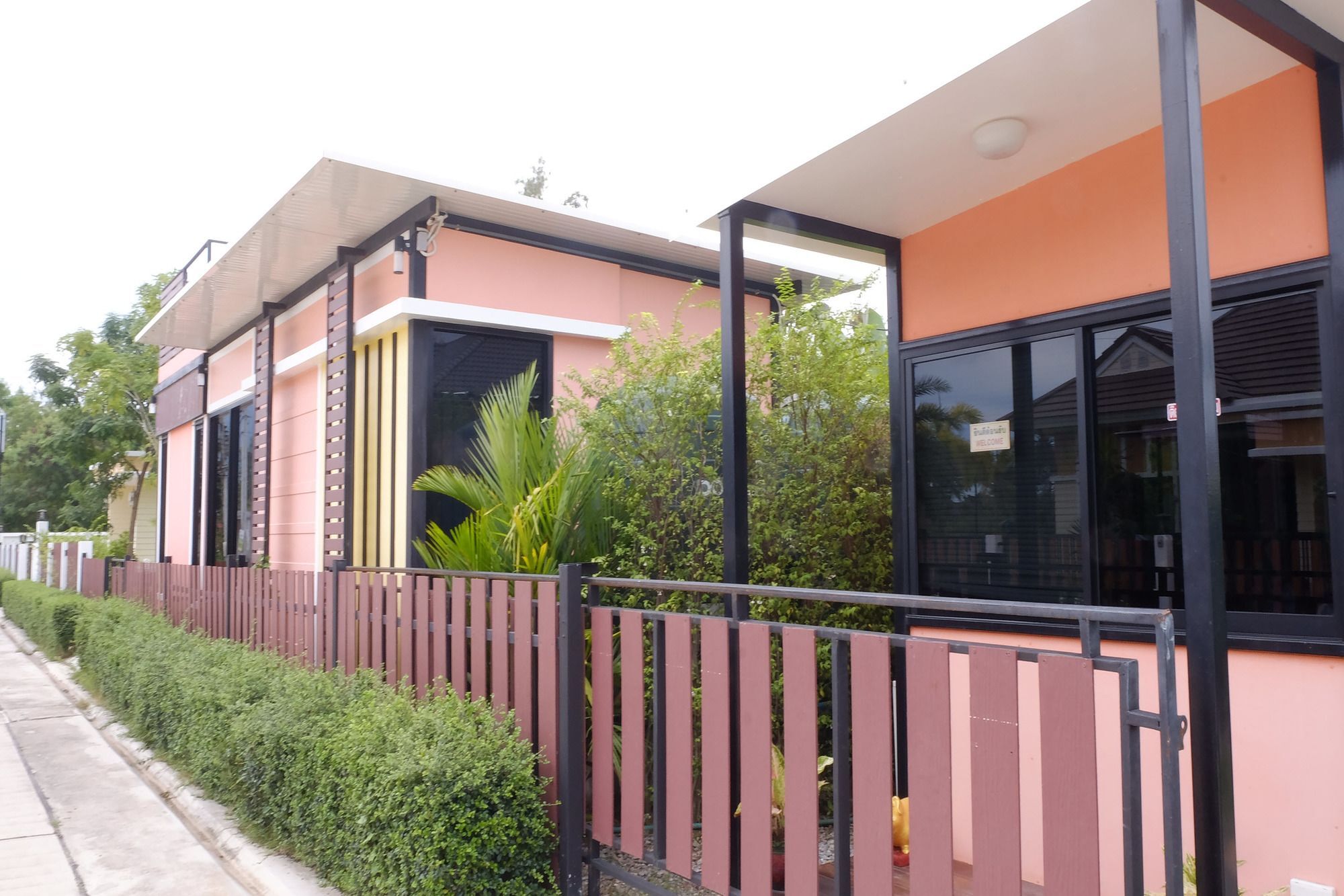 Hotel Ban Sumalai Rayong Exterior foto