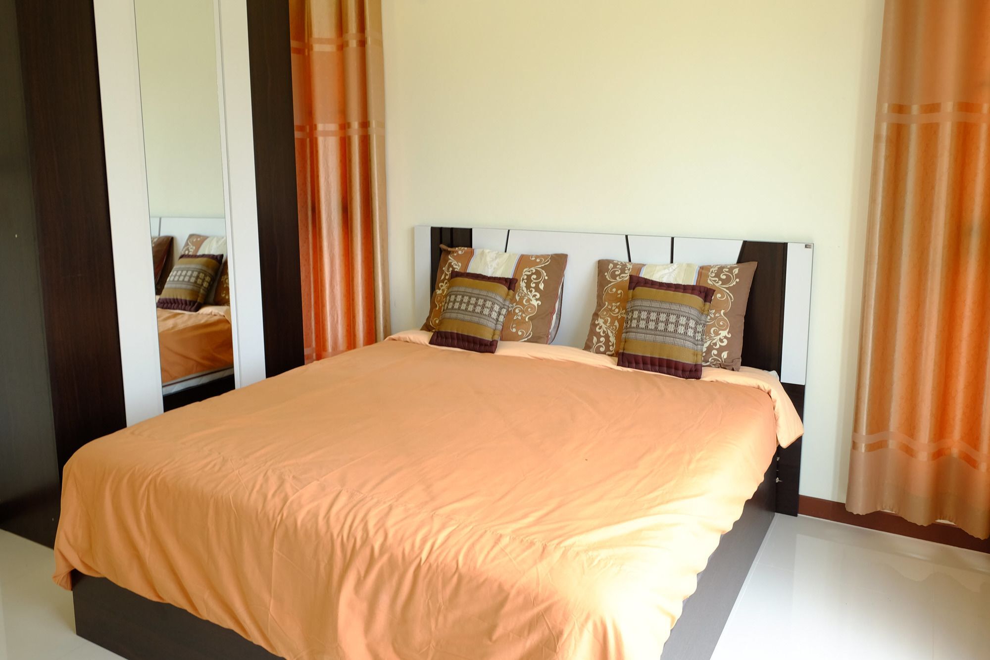 Hotel Ban Sumalai Rayong Exterior foto